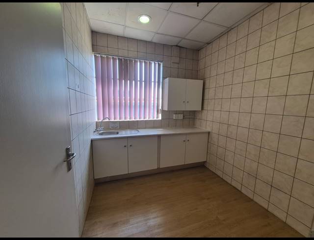 400M² OFFICE TO LET IN STEELEDALE